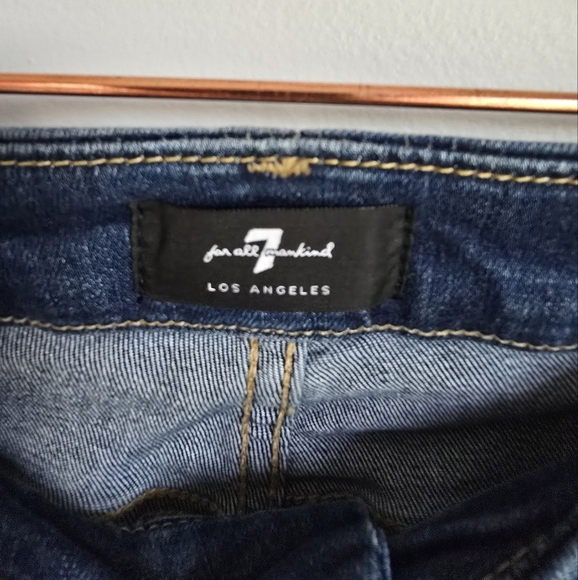 7 For All Mankind, New, Kimmie Straight Form Fitted Distressed Jeans, Size 32 - Picture 7 of 13